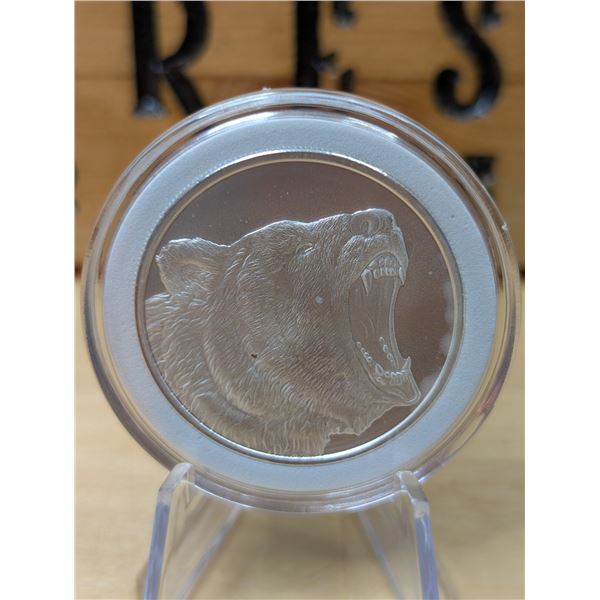 Lot 11-1) 1 oz Grizzly round silver