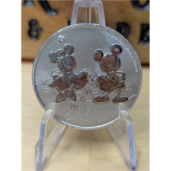 Lot 65-1) 1 oz Niue Mickey and Minnie Silver coin