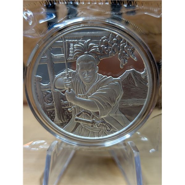 Lot 69-1) 1 oz Fiji Ancient Samurai silver coin