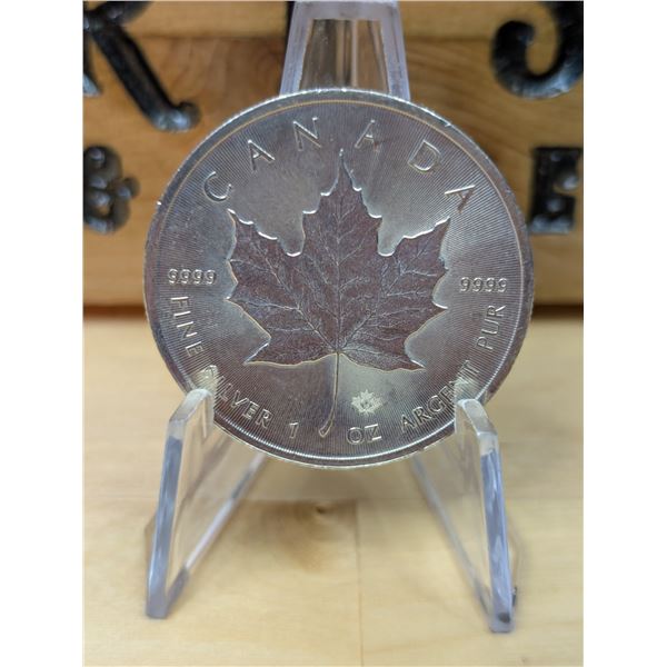 Lot 71-1) 1 oz Canadian Maple Leaf 2015 Silver