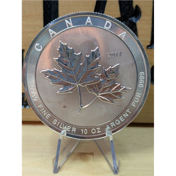 Lot 80-1) 10oz Canadian Maple Leafs 2017