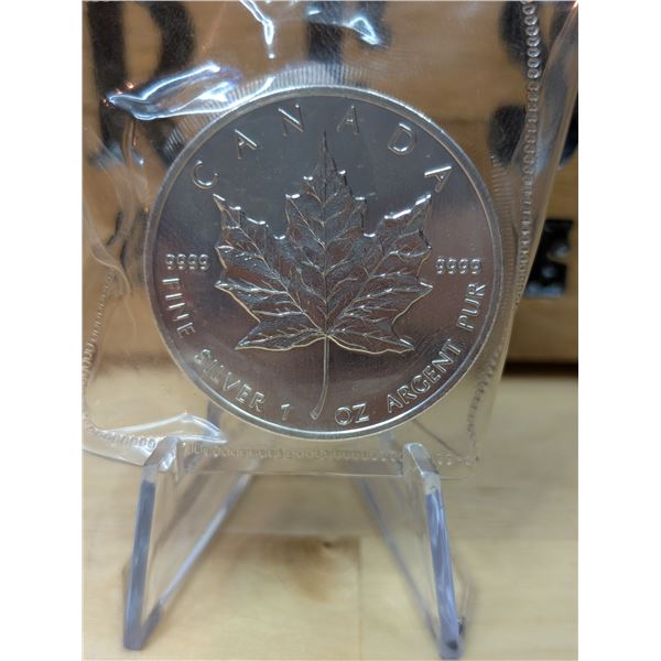 Lot 81-1) 1 Oz Canadian Silver Maple Leaf 1989