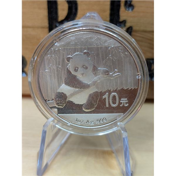 Lot 83-1) 1 oz Chinesse Panda round silver 2014