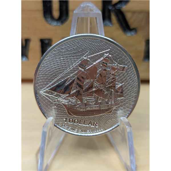 Lot 38-1) 1 oz Cook Island 2023 silver round