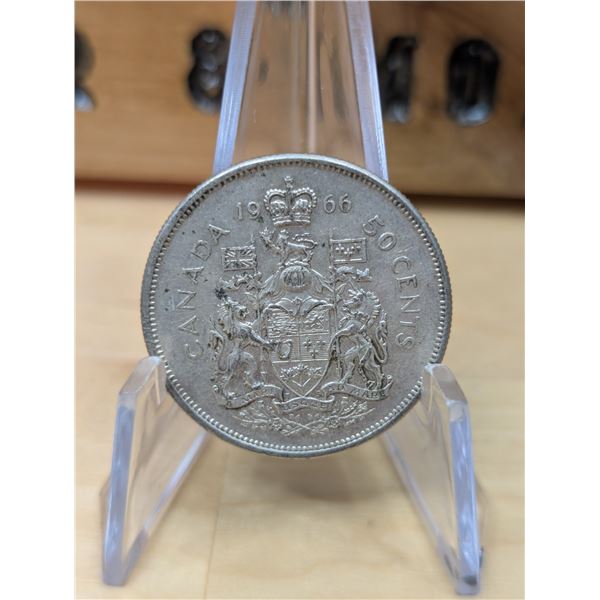 Lot 42-1) 1966 canadian silver 50c