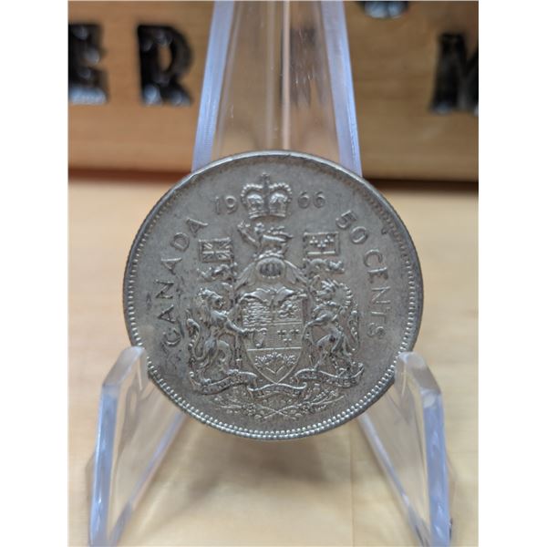 Lot 52-1) 1966 canadian silver 50c