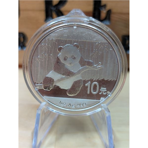 Lot 68-1) 1oz Chinese  Panda silver coin