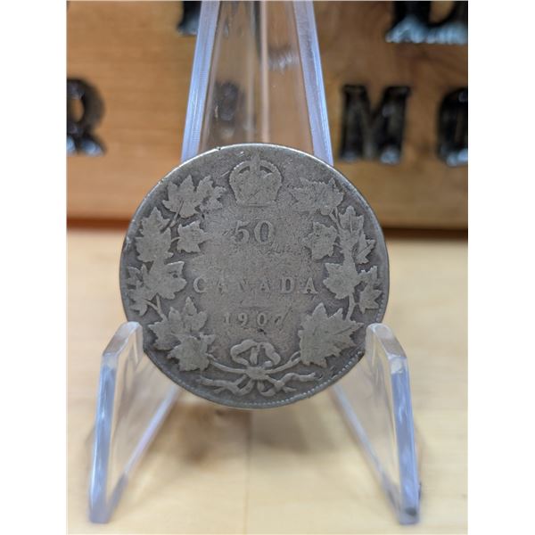 Lot 83-1) 1907 Canadian silver 50c