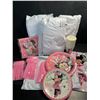Image 1 : 4 Minnie Mouse Themed Party Supply Sets - Incl. Decor, Cups, Plates, Cutlery, Napkins, etc. - New