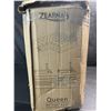 Image 3 : 1 Zearna Queen Size Air Mattress (80" x 60" x 13") - Open Box