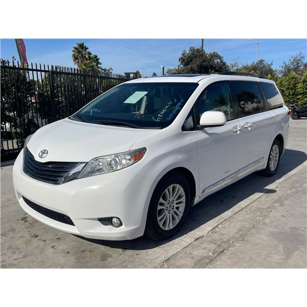 TOYT SIENNA 2012 T-SMOG -2 DAYS