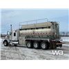 Image 4 : 2014 Kenworth T800 Tri Drive Sleeper Tank Truck