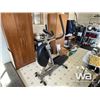 Image 1 : TEMPO FITNESS ELLIPTICAL MACHINE