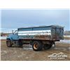 Image 4 : 1990 GMC TOP KICK S/A GRAIN TRUCK