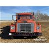 Image 17 : 1974 IHC LOADSTAR 1600 S/A GRAIN TRUCK