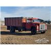 Image 2 : 1974 IHC LOADSTAR 1600 S/A GRAIN TRUCK