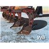 Image 6 : INTERNATIONAL 6 BOTTOM PLOW