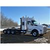 Image 2 : 2015 KENWORTH T880 TRI DRIVE SLEEPER WINCH TRACTOR