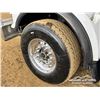 Image 57 : 2014 KENWORTH T800 TRI DRIVE SLEEPER TRUCK TRACTOR