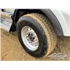 Image 59 : 2014 KENWORTH T800 TRI DRIVE SLEEPER TRUCK TRACTOR
