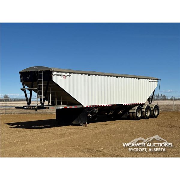 2015 DOEPKER 45 FT. TRIDEM GRAIN TRAILER