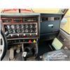 Image 10 : 2007 KENWORTH T800B TRIDRIVE SLEEPER TRUCK TRACTOR