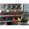 Image 19 : 2007 KENWORTH T800B TRIDRIVE SLEEPER TRUCK TRACTOR