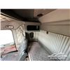 Image 23 : 2007 KENWORTH T800B TRIDRIVE SLEEPER TRUCK TRACTOR
