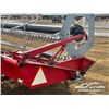 Image 10 : VERSATILE 2400 SWATHER HEADER