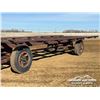 Image 7 : 4 WHEEL 25  FT X 10 FT BALE WAGON