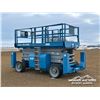 Image 2 : 2002 GENIE GS-4390 4X4 DUAL FUEL SCISSOR LIFT