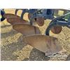 Image 7 : JOHN DEERE A2600 4 BOTTOM PLOW