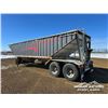 Image 4 : 2001 DOEPKER 36 FT. T/A GRAIN TRAILER