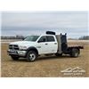 Image 1 : 2017 DODGE RAM 5500 SLT CREW CAB FLATBED TRUCK