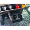 Image 22 : 2018 KENWORTH T800 TRI DRIVE SLEEPER TRUCK TRACTOR