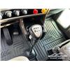 Image 23 : 2018 KENWORTH T800 TRI DRIVE SLEEPER TRUCK TRACTOR