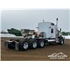 Image 3 : 2018 KENWORTH T800 TRI DRIVE SLEEPER TRUCK TRACTOR