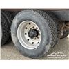 Image 25 : 2002 KENWORTH T800 T/A DUMP TRUCK