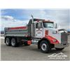 Image 2 : 2002 KENWORTH T800 T/A DUMP TRUCK