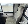 Image 8 : 2002 KENWORTH T800 T/A DUMP TRUCK