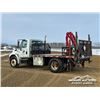 Image 4 : 2002 INTERNATIONAL 4300 S/A FLATBED BOOM TRUCK