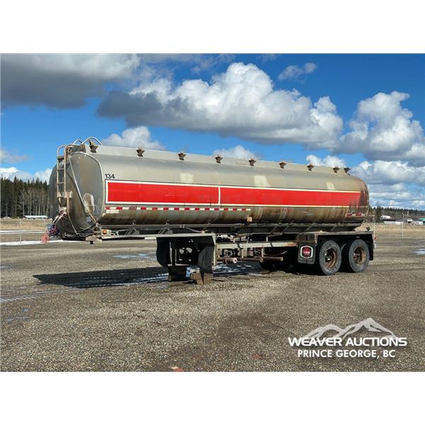1977 WESTANK 32,000 L T/A TANK TRAILER
