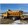 Image 4 : 1996 INTERNATIONAL 4900 S/A SAND & PLOW TRUCK