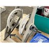 Image 8 : (2) FIRE EXTINGUISHERS & HOSE REEL