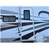 Image 8 : 2008 FLEETWOOD T/A 5TH WHEEL TRAVEL TRAILER