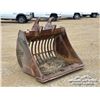 Image 2 : 52 IN. SCALPING/SCREENING EXCAVATOR BUCKET
