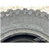 Image 6 : (4) GRIZZLY 265/75R16 TIRES