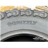 Image 5 : (4) GRIZZLY 265/75R16 TIRES