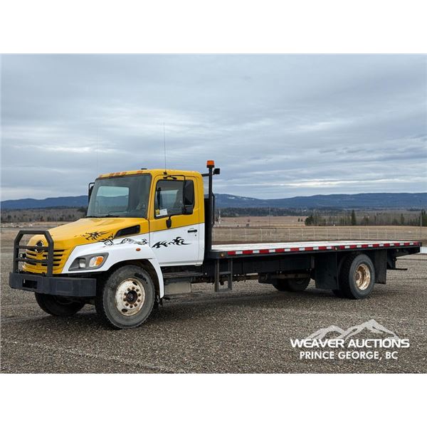 2005 HINO 268 S/A 24 FT. DECK TRUCK