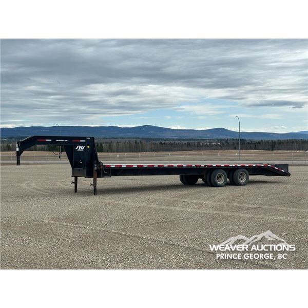2013 SWS 32 FT. T/A DUALLY GOOSENECK FLATDECK